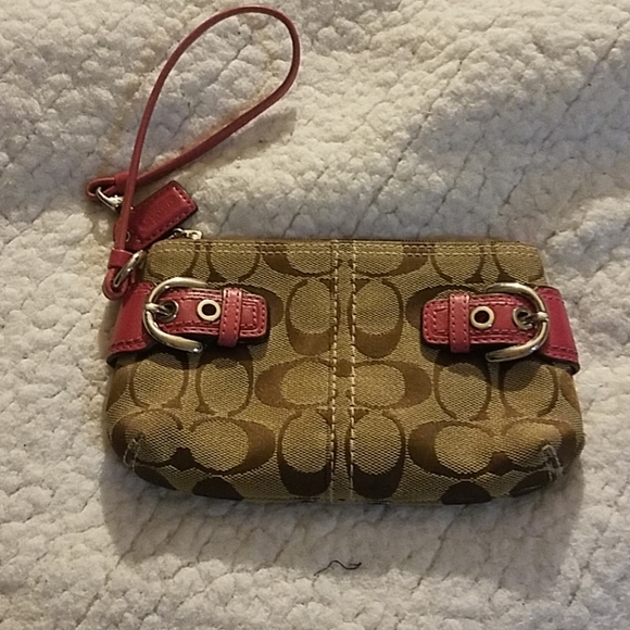 Coach Handbags - Coach wristlet!!